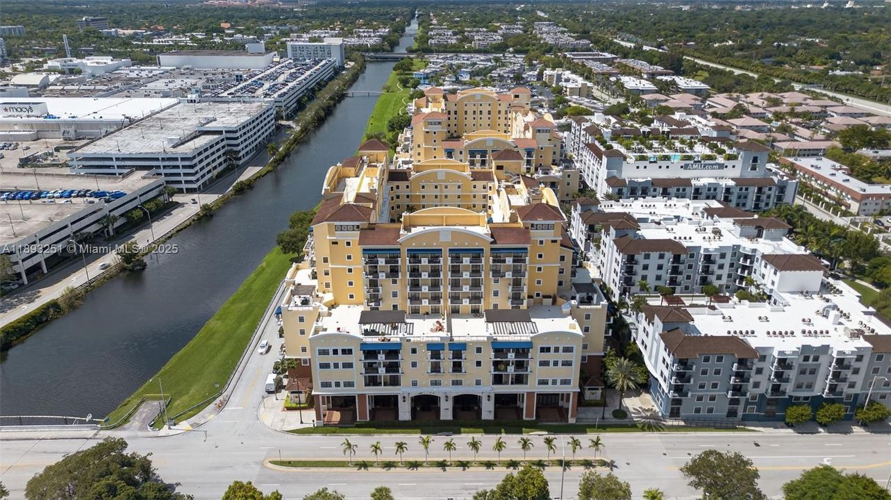 Active With Contract: $468,000 (2 beds, 2 baths, 1347 Square Feet)