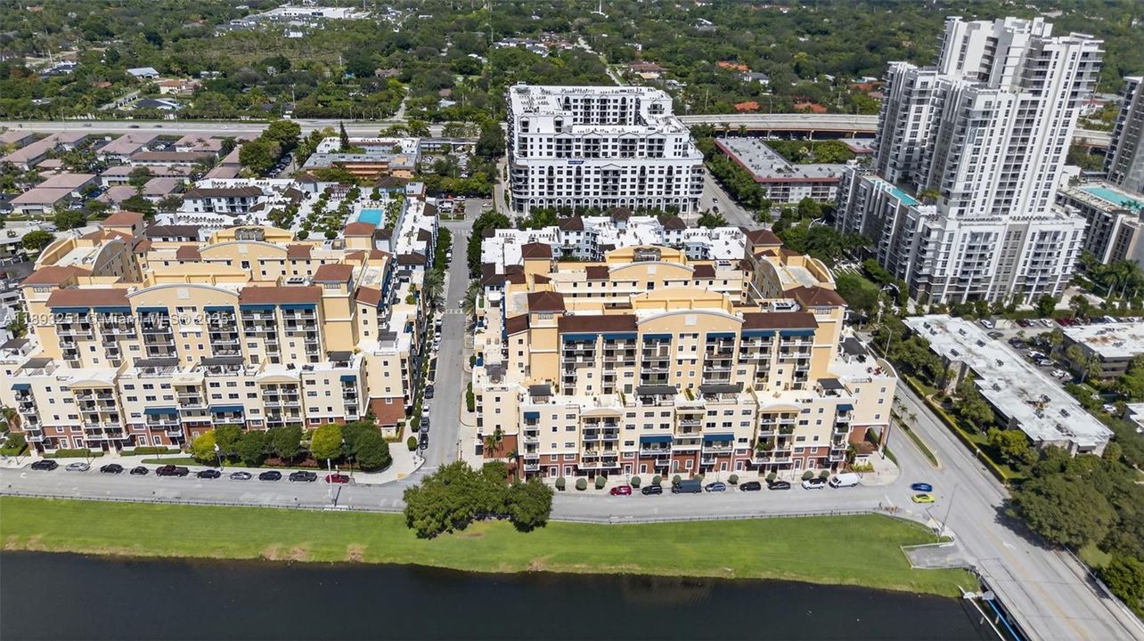 Active With Contract: $468,000 (2 beds, 2 baths, 1347 Square Feet)