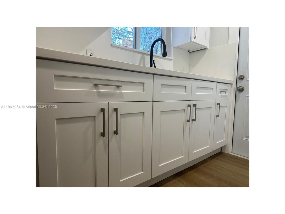 For Sale: $456,000 (3 beds, 2 baths, 1012 Square Feet)