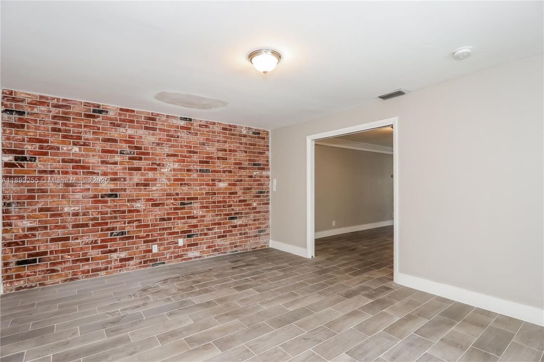 最近租的: $3,695 (4 贝兹, 2 浴室, 2174 平方英尺)