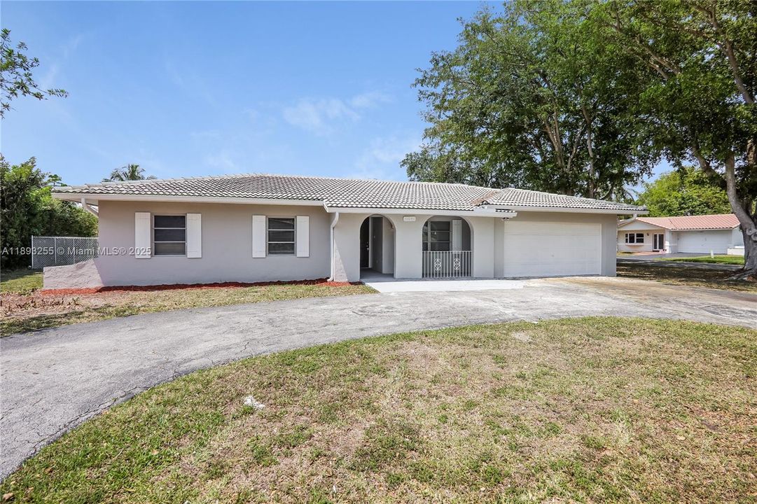 最近租的: $3,695 (4 贝兹, 2 浴室, 2174 平方英尺)