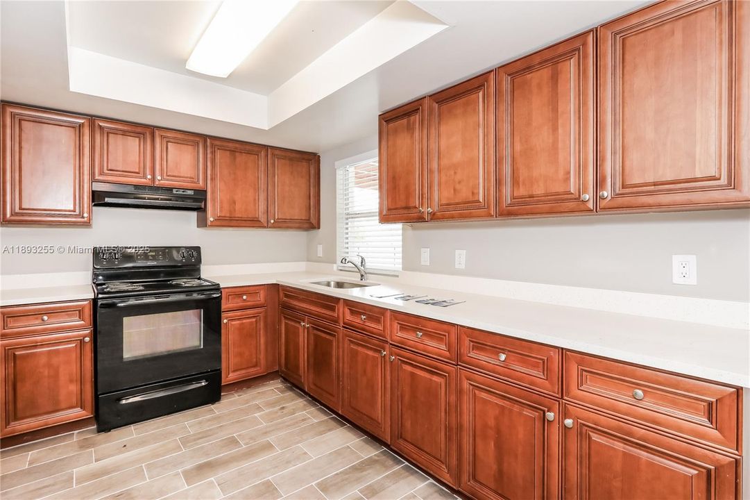 最近租的: $3,695 (4 贝兹, 2 浴室, 2174 平方英尺)