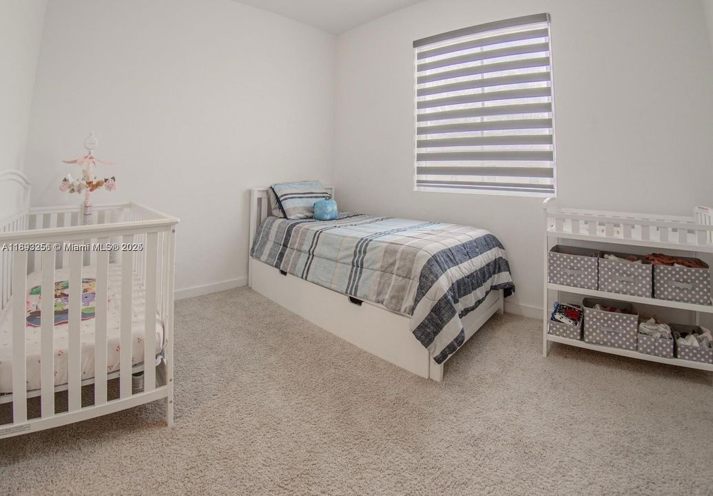 В аренду: $2,300 (2 спален, 2 ванн, 1208 Квадратных фут)