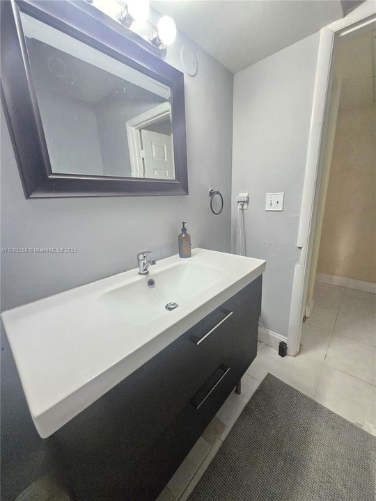 En Venta: $190,000 (2 camas, 2 baños, 1074 Pies cuadrados)