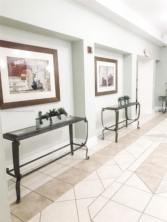 Под контрактом: $3,075 (2 спален, 2 ванн, 948 Квадратных фут)