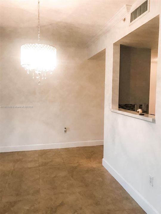 Под контрактом: $3,075 (2 спален, 2 ванн, 948 Квадратных фут)