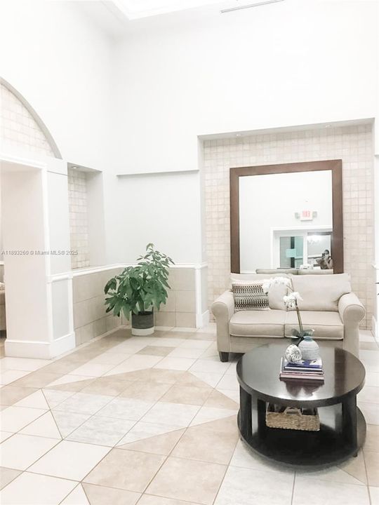 Под контрактом: $3,075 (2 спален, 2 ванн, 948 Квадратных фут)