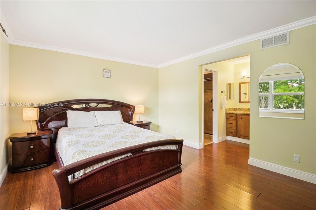 Active With Contract: $149,000 (2 beds, 2 baths, 1030 Square Feet)