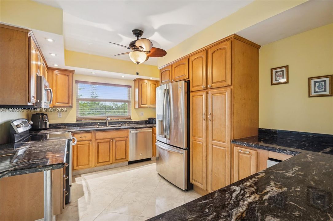 Active With Contract: $149,000 (2 beds, 2 baths, 1030 Square Feet)