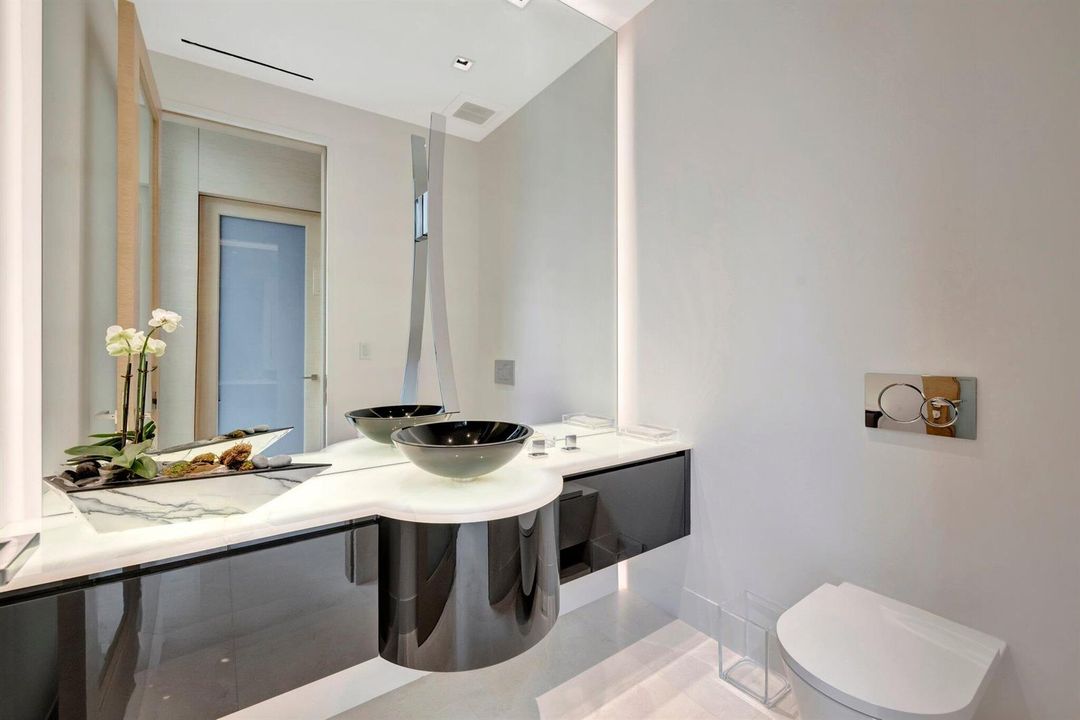 Powder room