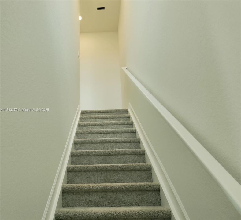 Recientemente alquilado: $2,300 (3 camas, 2 baños, 1632 Pies cuadrados)