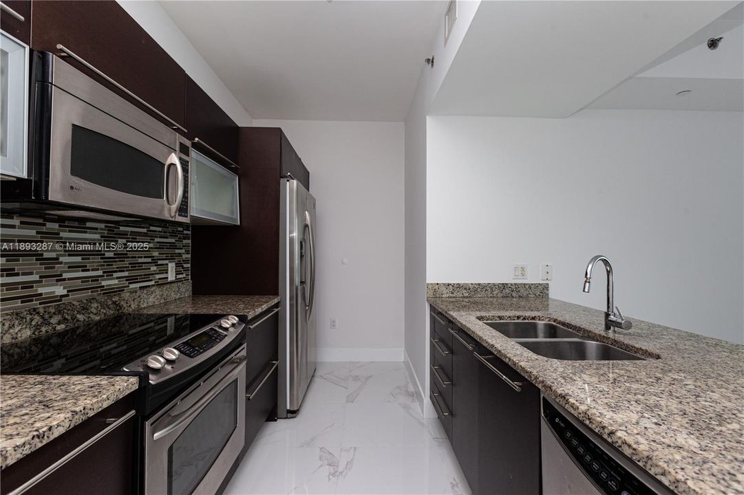 最近售出: $499,000 (1 贝兹, 1 浴室, 774 平方英尺)