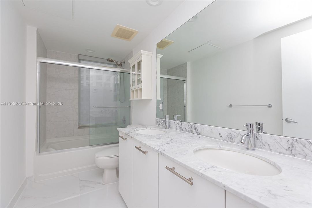 最近售出: $499,000 (1 贝兹, 1 浴室, 774 平方英尺)