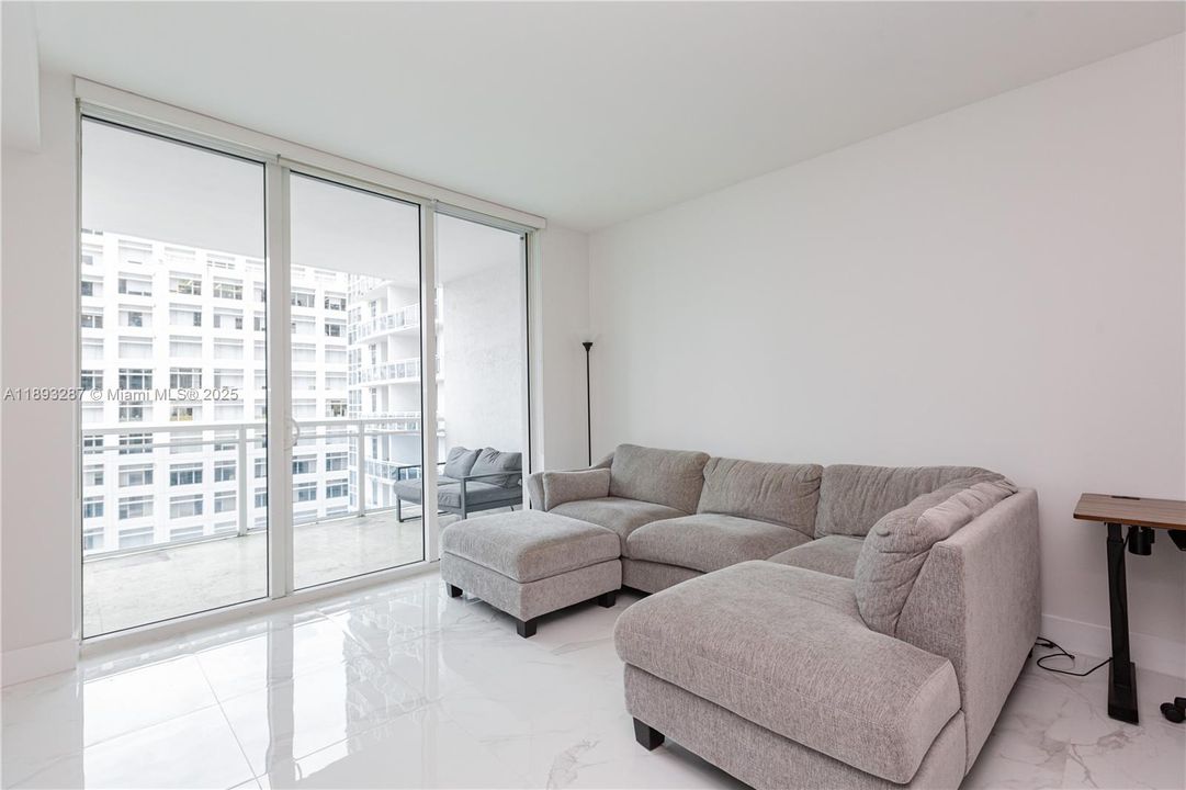 最近售出: $499,000 (1 贝兹, 1 浴室, 774 平方英尺)