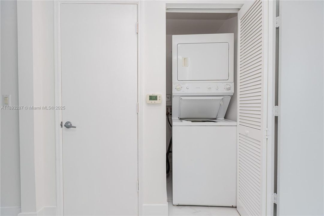 最近售出: $499,000 (1 贝兹, 1 浴室, 774 平方英尺)