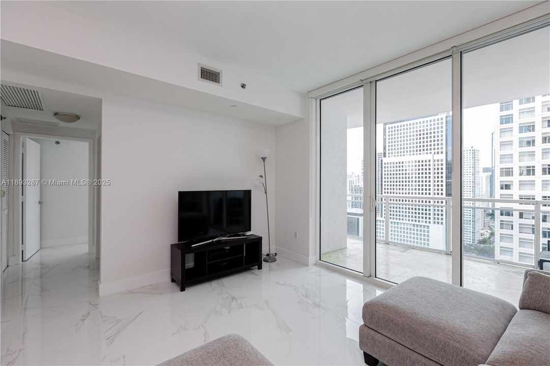 最近售出: $499,000 (1 贝兹, 1 浴室, 774 平方英尺)