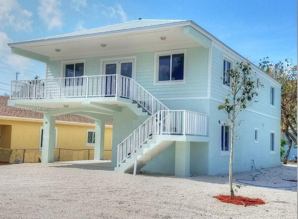 For Rent: $3,000 (2 beds, 1 baths, 1380 Square Feet)