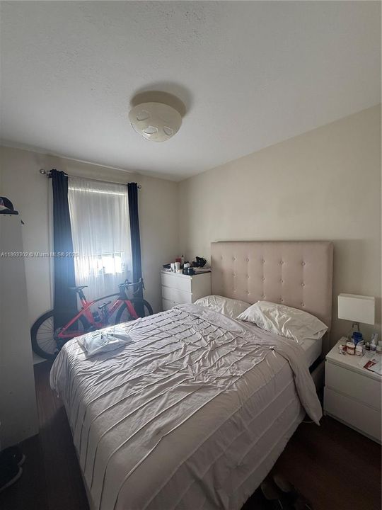 最近售出: $570,000 (3 贝兹, 2 浴室, 1533 平方英尺)