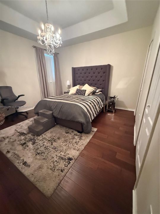 最近售出: $570,000 (3 贝兹, 2 浴室, 1533 平方英尺)