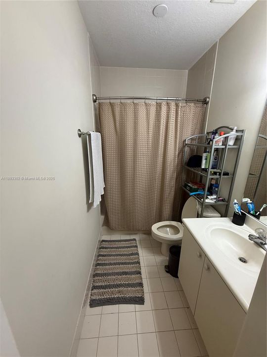 最近售出: $570,000 (3 贝兹, 2 浴室, 1533 平方英尺)