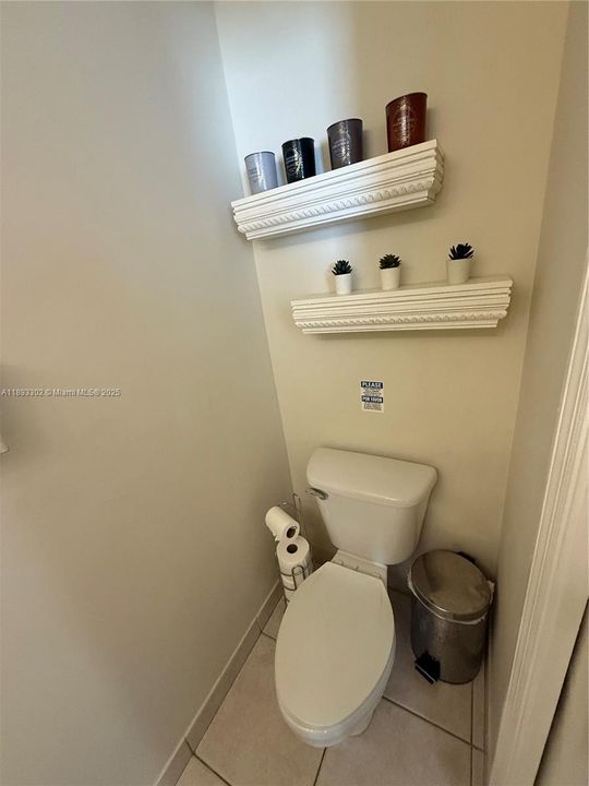 最近售出: $570,000 (3 贝兹, 2 浴室, 1533 平方英尺)