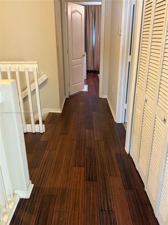 最近售出: $570,000 (3 贝兹, 2 浴室, 1533 平方英尺)