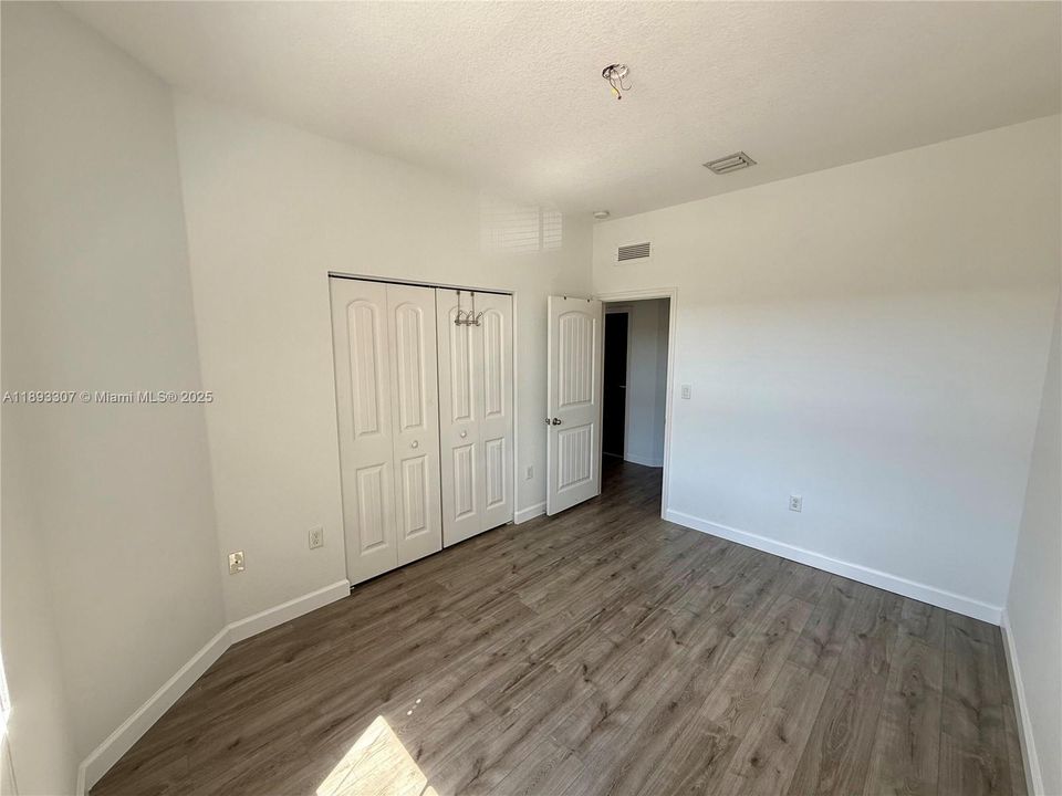 Под контрактом: $2,900 (3 спален, 2 ванн, 1538 Квадратных фут)