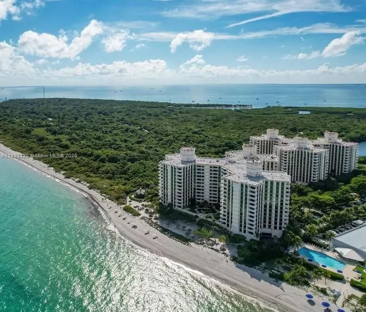 待售: $844,000 (1 贝兹, 1 浴室, 1114 平方英尺)