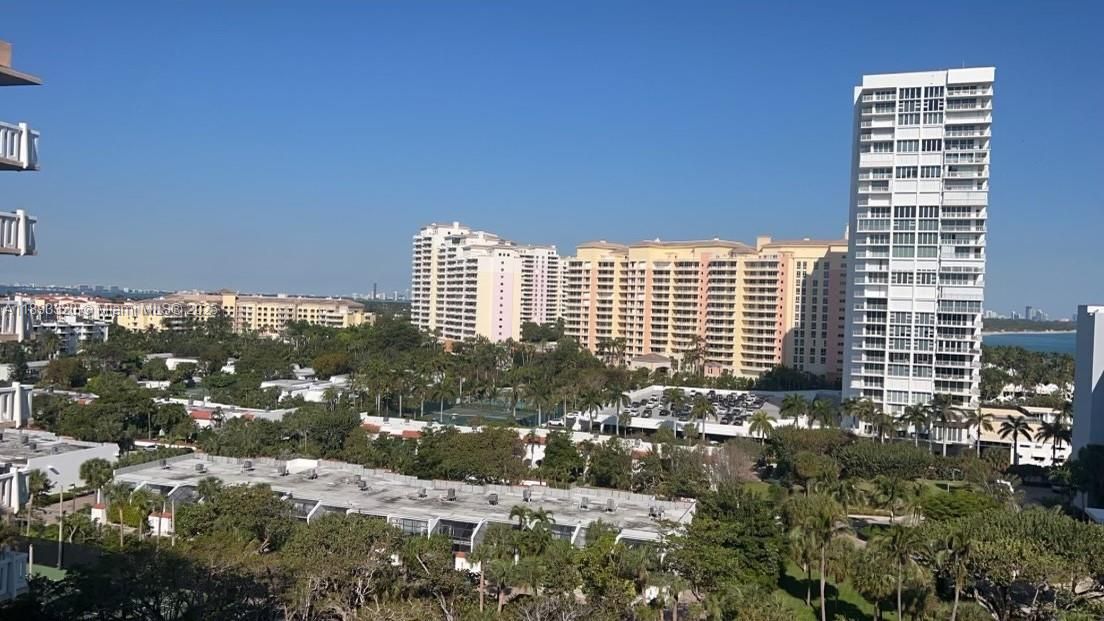 待售: $844,000 (1 贝兹, 1 浴室, 1114 平方英尺)