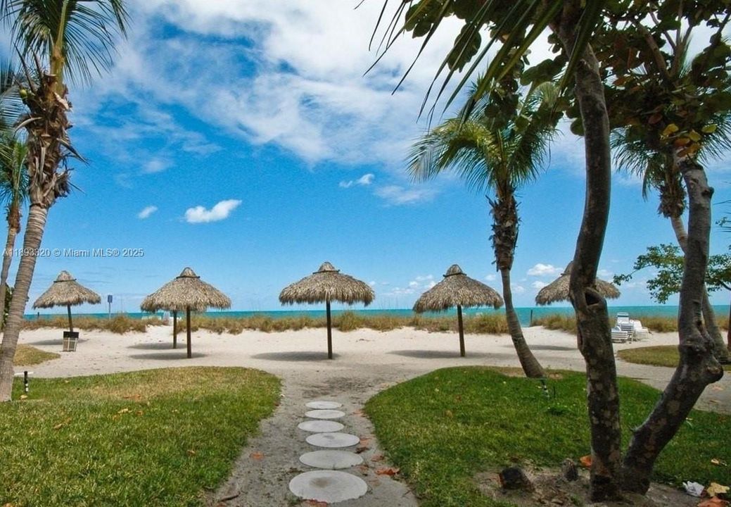 待售: $844,000 (1 贝兹, 1 浴室, 1114 平方英尺)