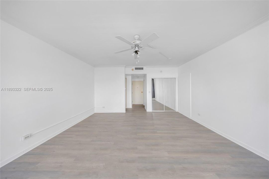 For Rent: $1,975 (0 beds, 1 baths, 450 Square Feet)