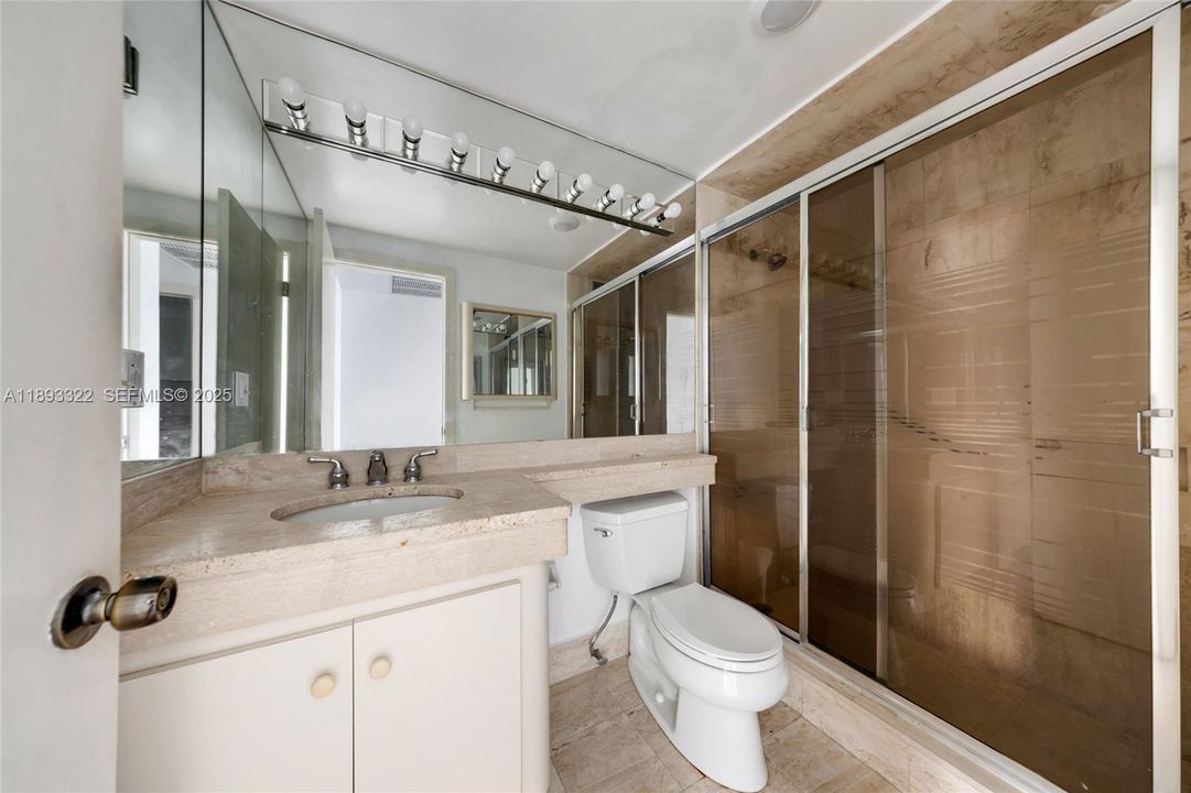 For Rent: $1,975 (0 beds, 1 baths, 450 Square Feet)