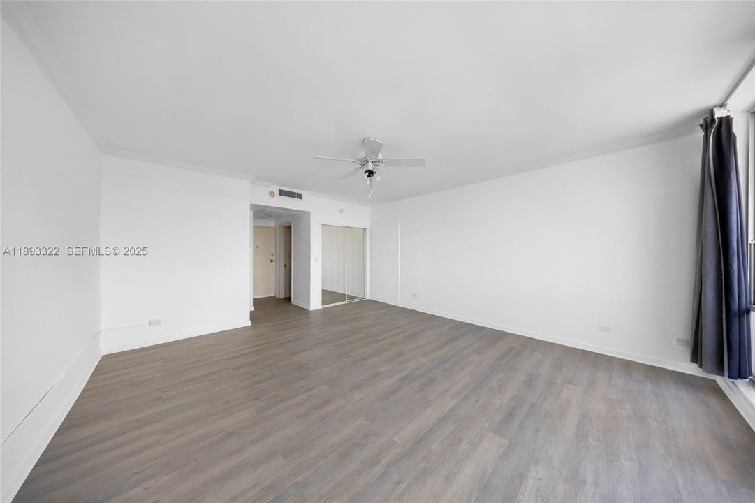 For Rent: $1,975 (0 beds, 1 baths, 450 Square Feet)