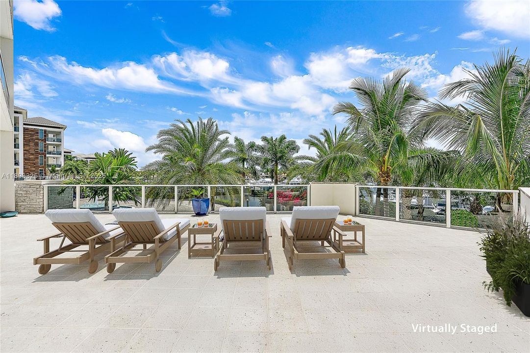 Active With Contract: $4,590,000 (4 beds, 4 baths, 3849 Square Feet)