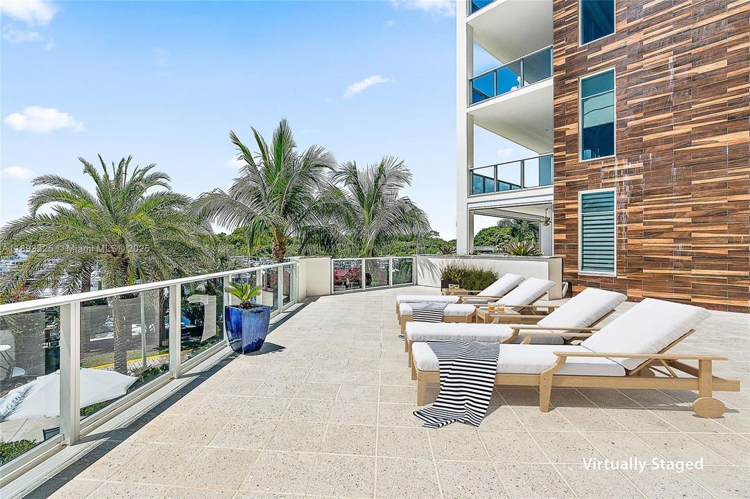 Active With Contract: $4,590,000 (4 beds, 4 baths, 3849 Square Feet)