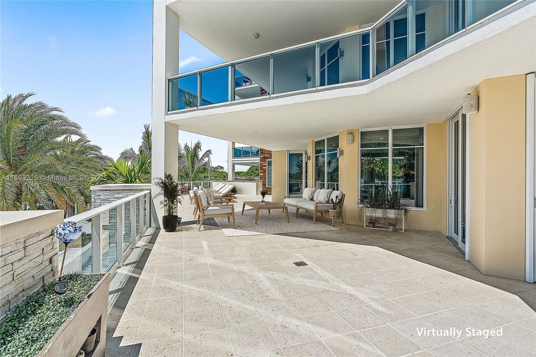 Active With Contract: $4,590,000 (4 beds, 4 baths, 3849 Square Feet)