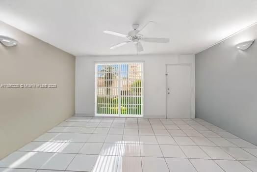 Active With Contract: $1,800 (1 beds, 1 baths, 544 Square Feet)