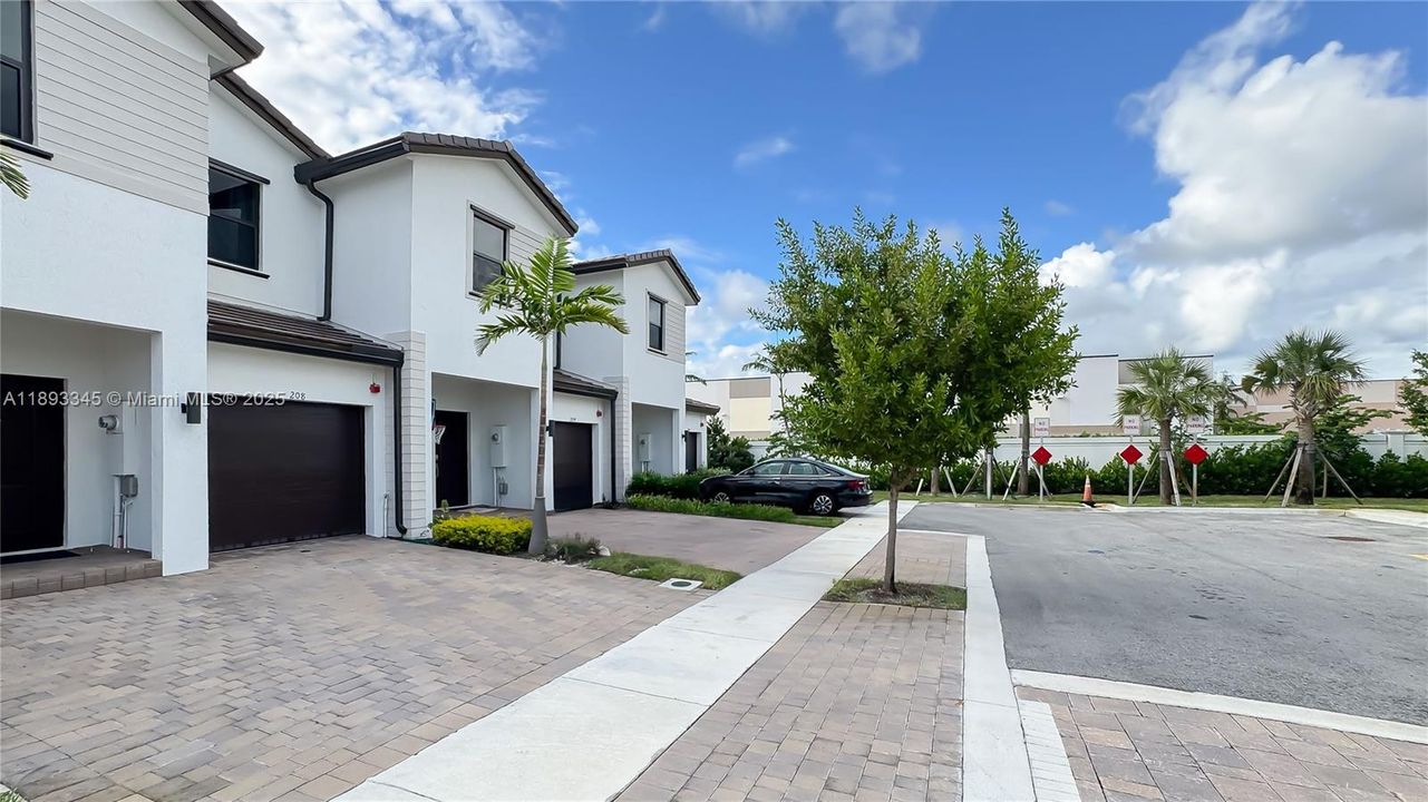 For Sale: $630,000 (3 beds, 2 baths, 1756 Square Feet)