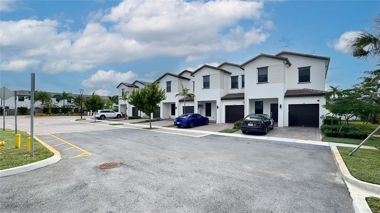 For Sale: $630,000 (3 beds, 2 baths, 1756 Square Feet)