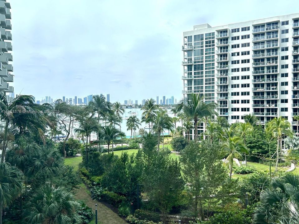 For Rent: $3,200 (1 beds, 1 baths, 788 Square Feet)