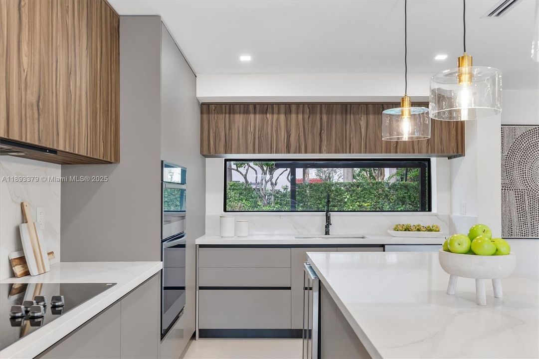 En Venta: $1,359,000 (4 camas, 2 baños, 1805 Pies cuadrados)