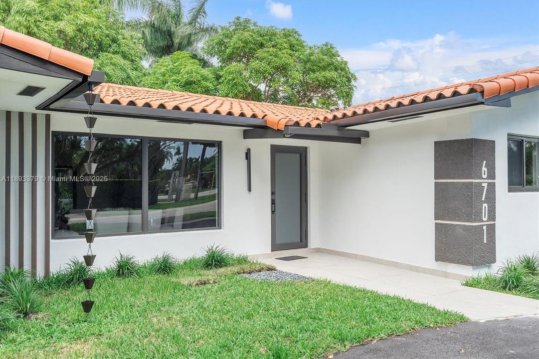 En Venta: $1,359,000 (4 camas, 2 baños, 1805 Pies cuadrados)