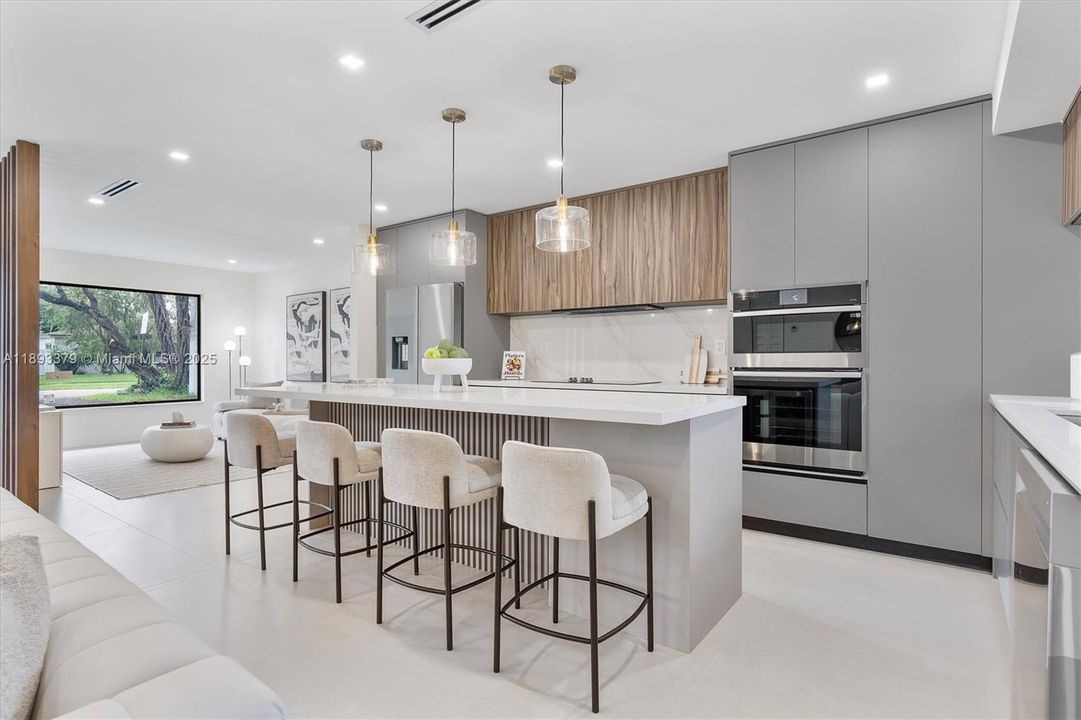 En Venta: $1,359,000 (4 camas, 2 baños, 1805 Pies cuadrados)