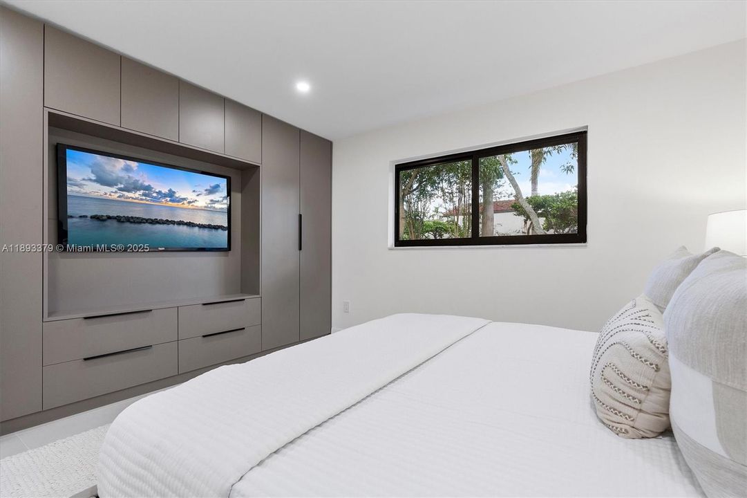 En Venta: $1,359,000 (4 camas, 2 baños, 1805 Pies cuadrados)