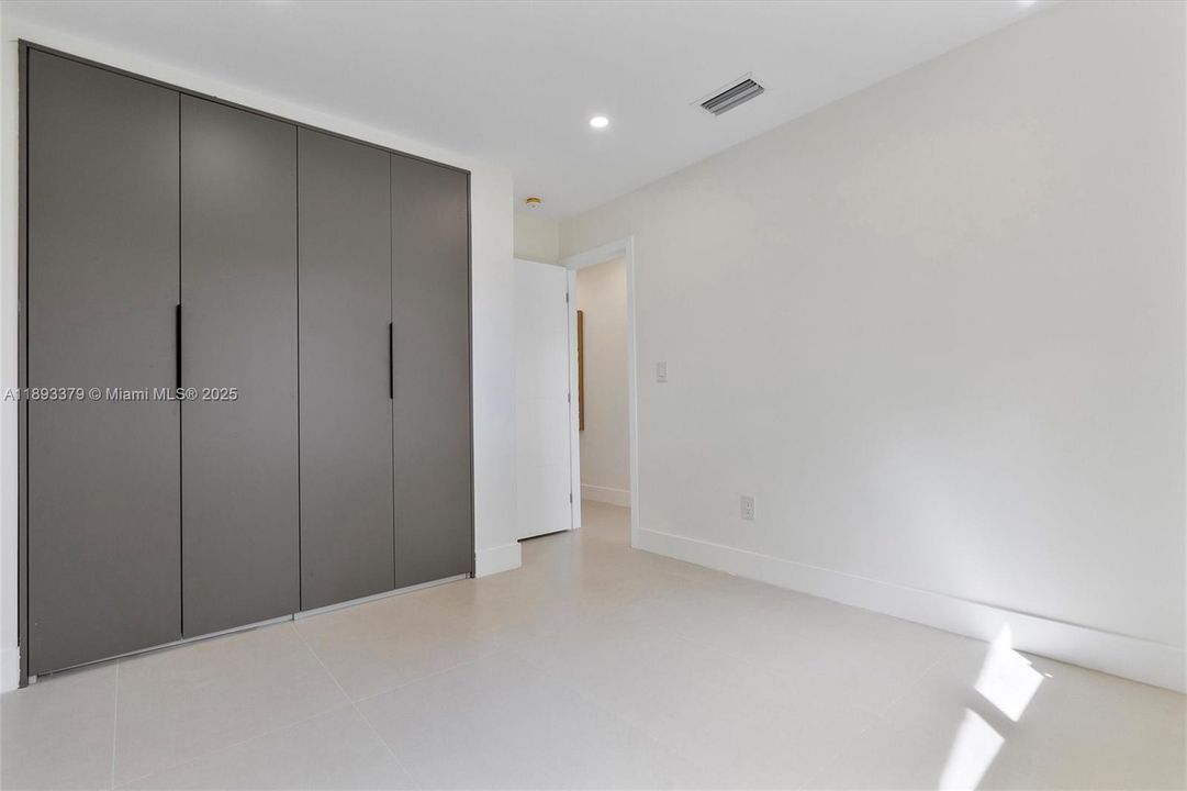 En Venta: $1,359,000 (4 camas, 2 baños, 1805 Pies cuadrados)