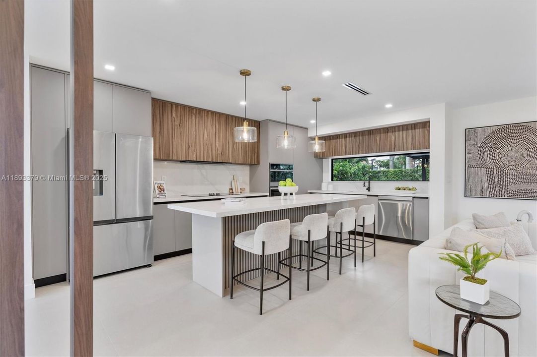 En Venta: $1,359,000 (4 camas, 2 baños, 1805 Pies cuadrados)