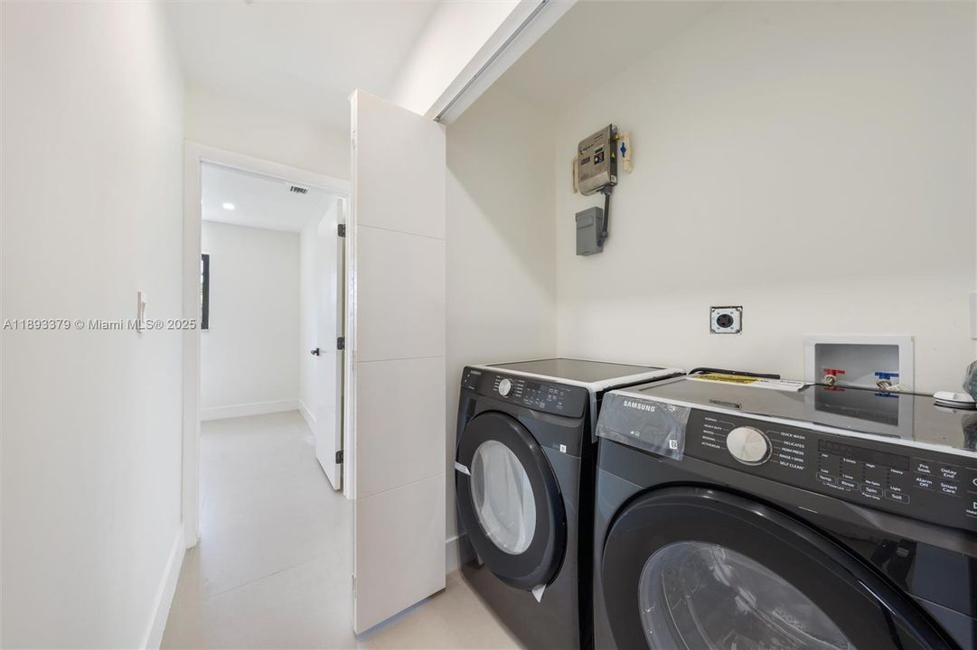 En Venta: $1,359,000 (4 camas, 2 baños, 1805 Pies cuadrados)