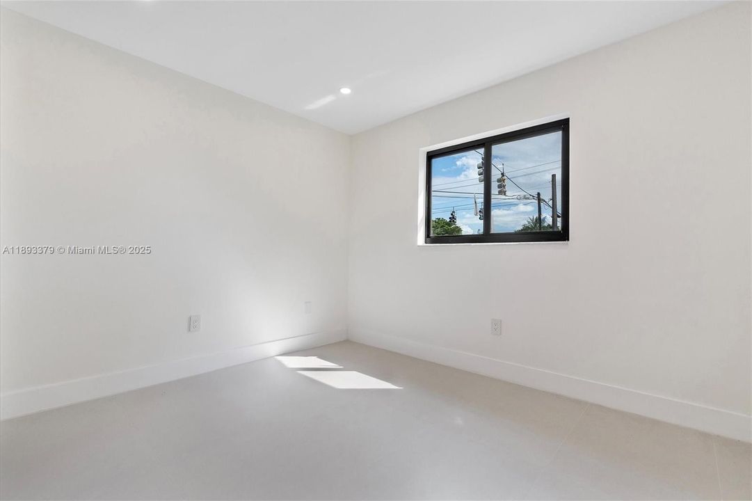 En Venta: $1,359,000 (4 camas, 2 baños, 1805 Pies cuadrados)