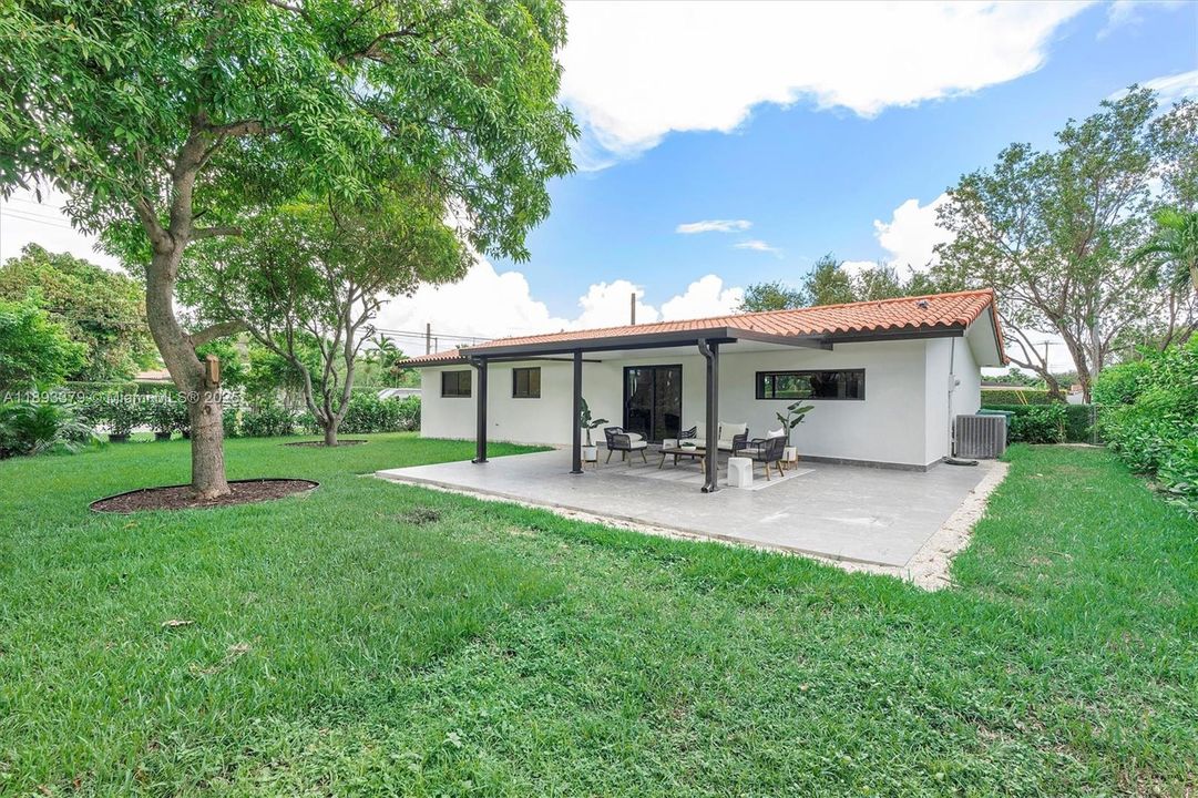 En Venta: $1,359,000 (4 camas, 2 baños, 1805 Pies cuadrados)