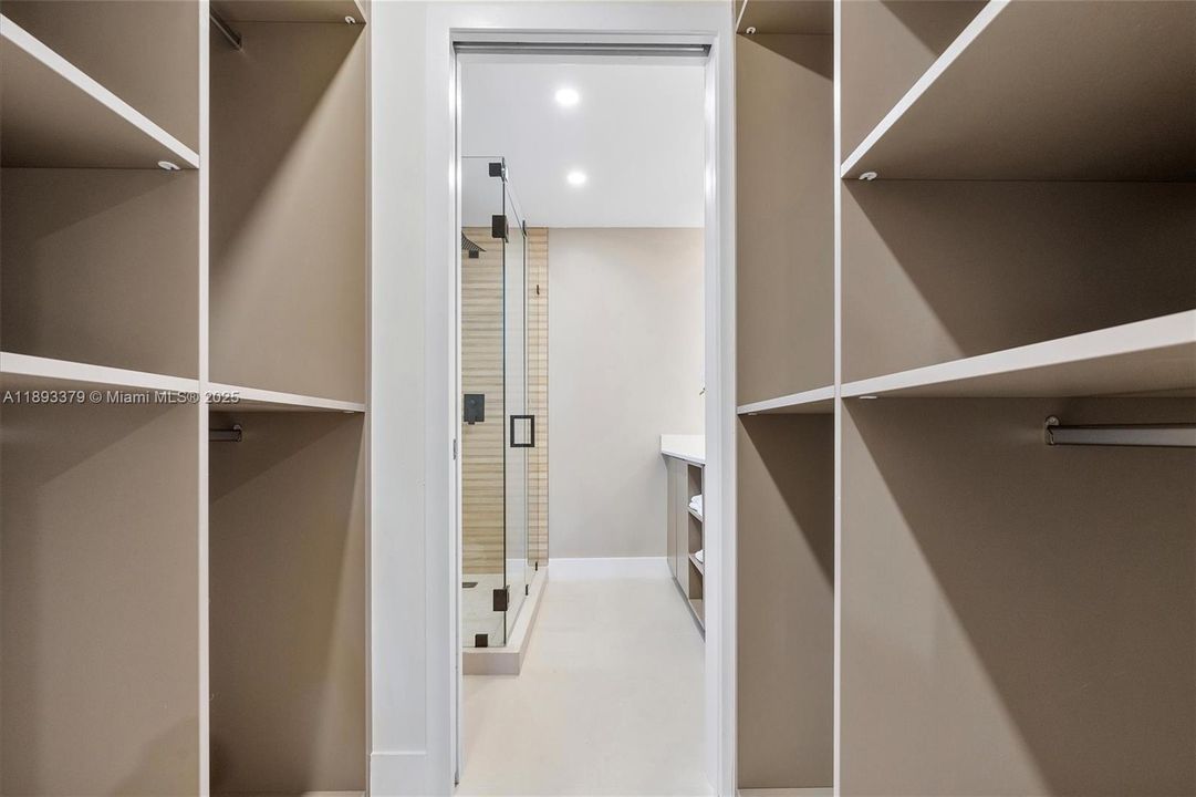 En Venta: $1,359,000 (4 camas, 2 baños, 1805 Pies cuadrados)